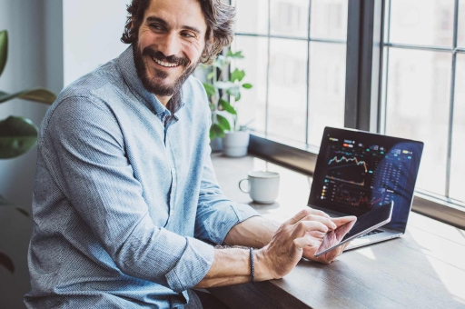 ETF Fonds wird von Mann online in Auftrag gegeben