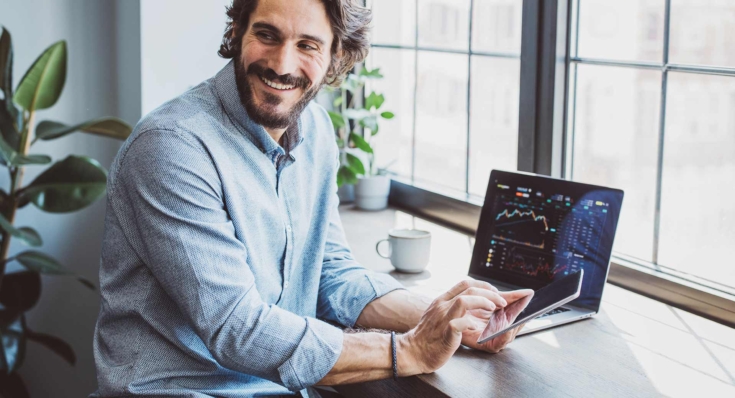 ETF Fonds wird von Mann online in Auftrag gegeben